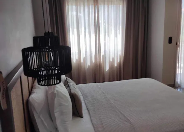 Allonda Seafront Experience *