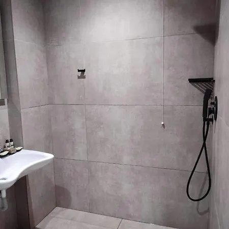 Allonda Seafront Experience ستافروس